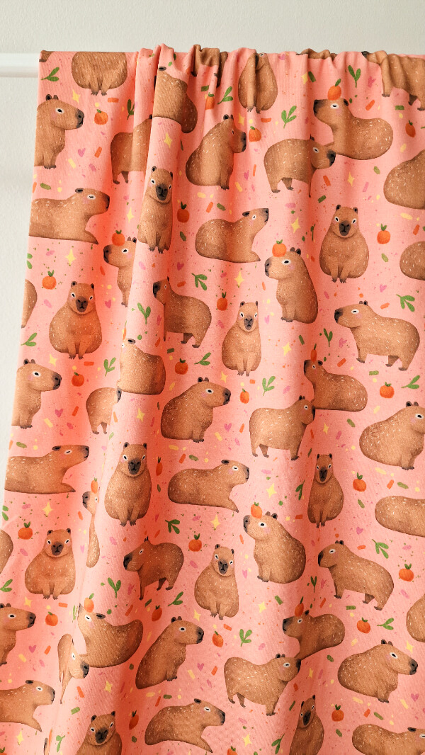 Trikookangas capybara kuosilla.